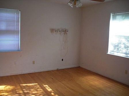 4th image of 2534 Patricia Ln