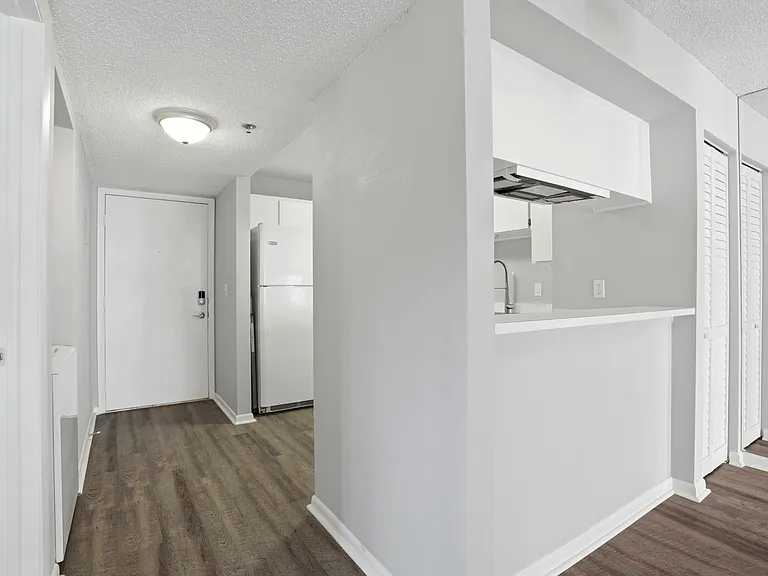3002 W Cleveland St #B8 — Photo 6