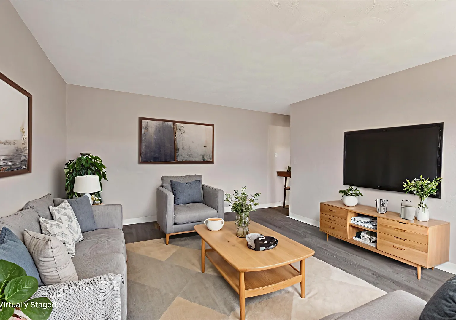 This Is The Perfect 1BR/1BA Beach Apartment Only Two Block From The Atlantic Ocean! — Photo 2