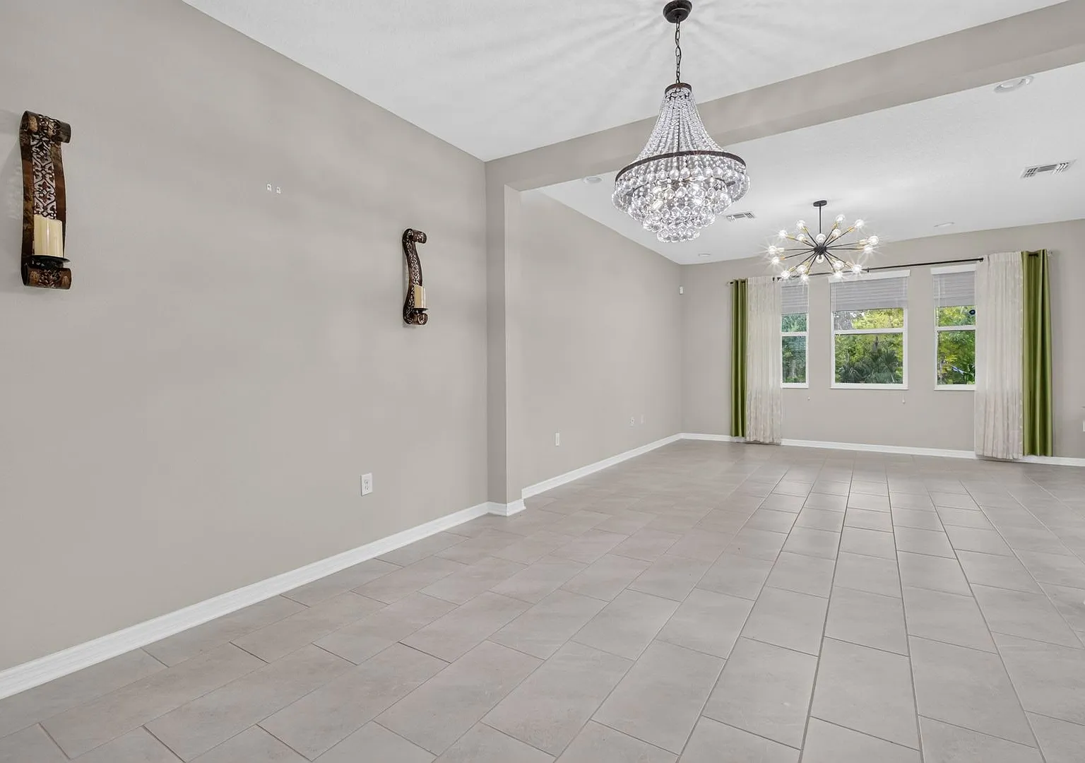 Available Now In Sanford 5 Beds 4.5 Baths + Loft — Photo 3