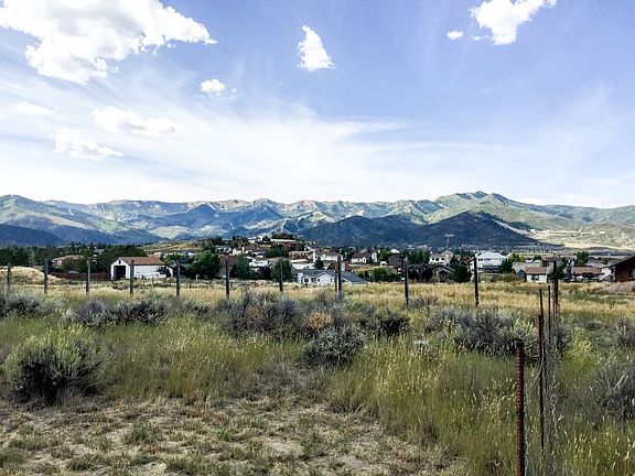 4th image of 168 E Countryside Cir