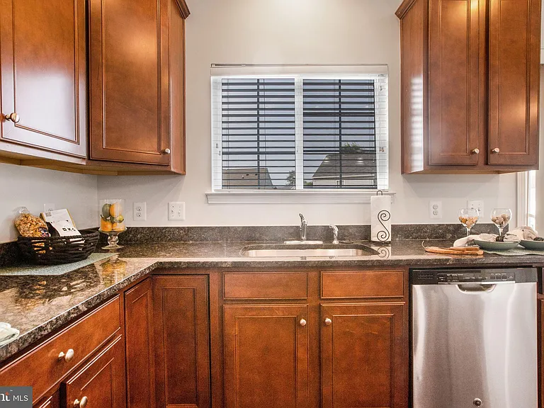4 Cornerstone Dr — Photo 18