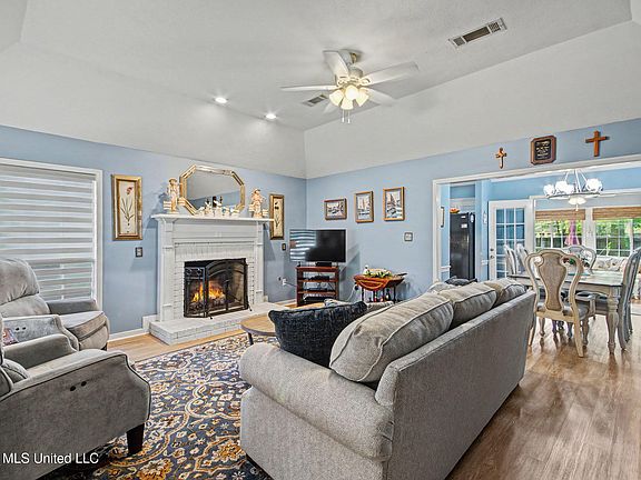 5th image of 1210 Michael St