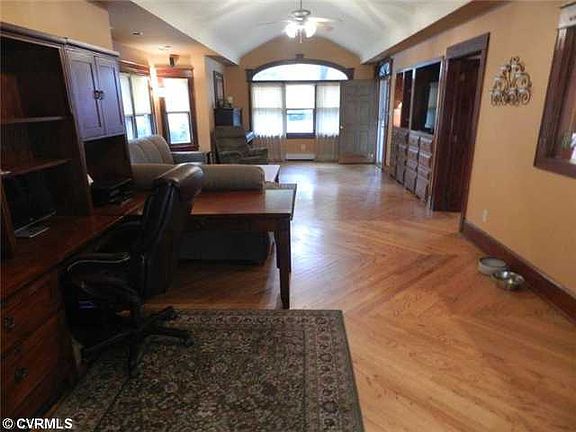 5th image of 121 Barker Ave