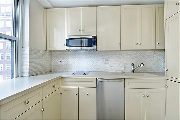 Sold by Corcoran | media 14