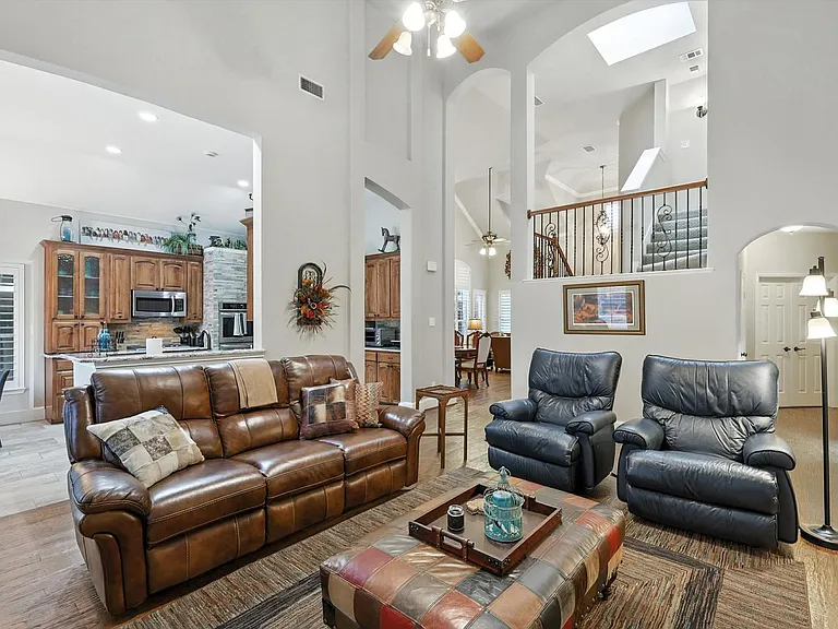 2303 Chapelwood Dr — Photo 8