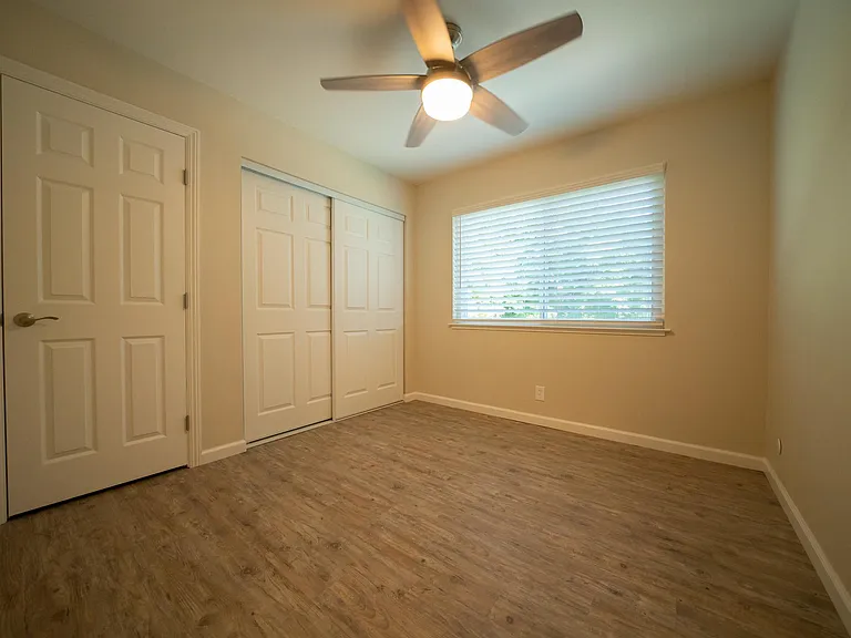 1695 Whitwood Ln #4 — Photo 7