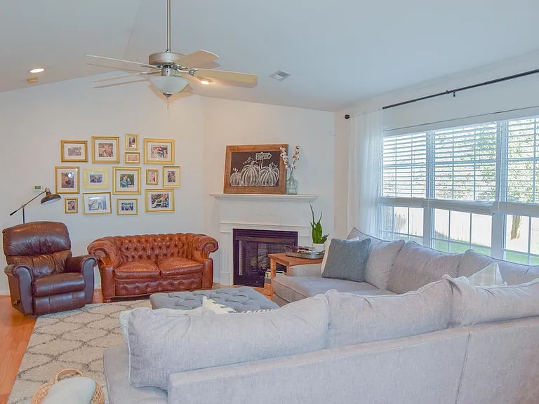 18 Olivine Way — Photo 7