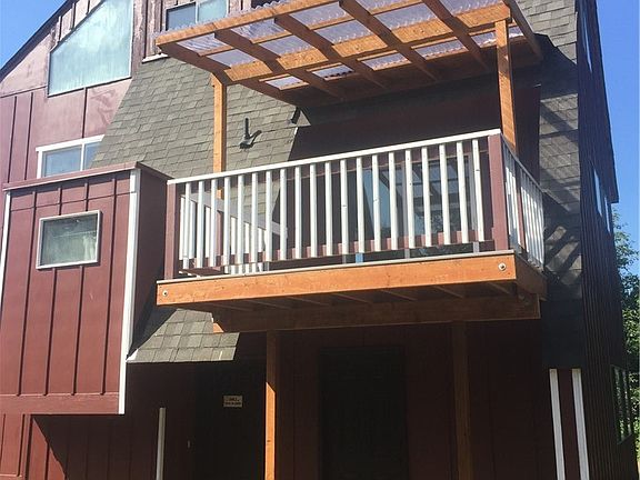 4th image of 179 Kelp St NW