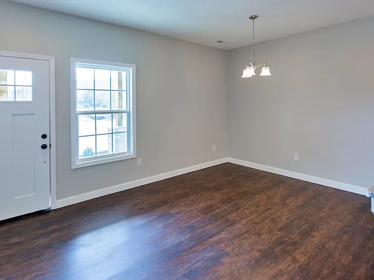 33 Michigan Ln — Photo 5