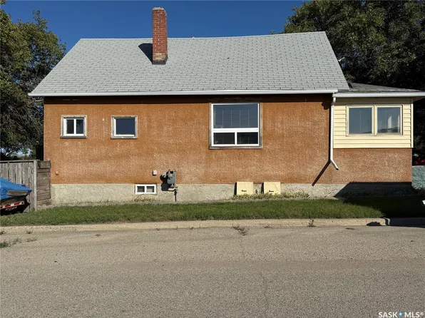 580 Maple Street W, Moose Jaw, SK S6H 4X1