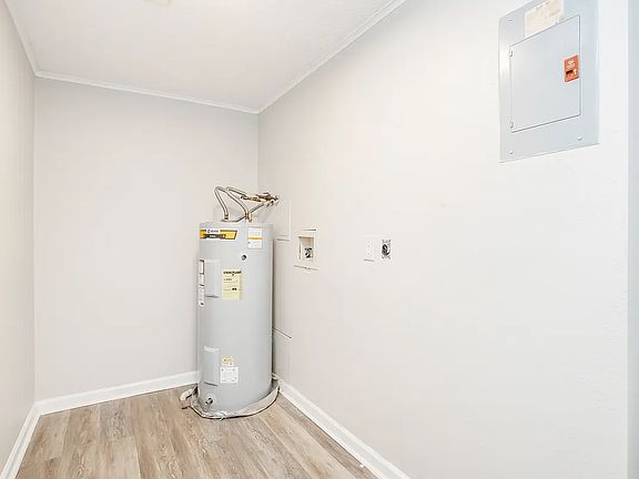 5th image of 1100 Lakeshore Dr #1806