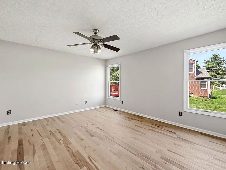 4029 Orchard Lake Dr — Photo 18
