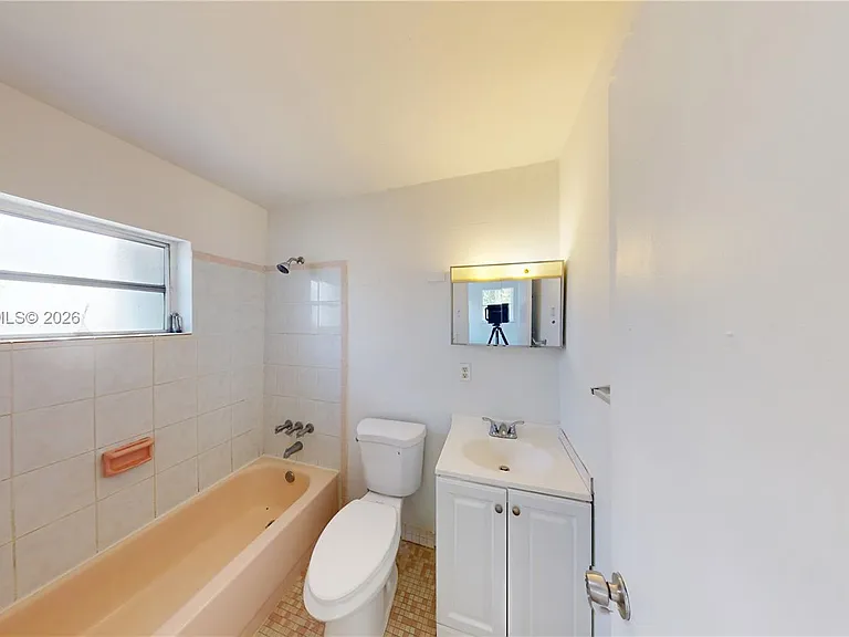 6811 SW 16th St — Photo 11