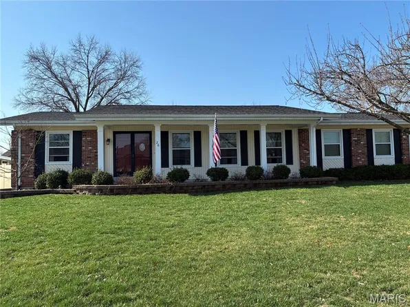 26 Grant Dr, Saint Peters, MO 63376