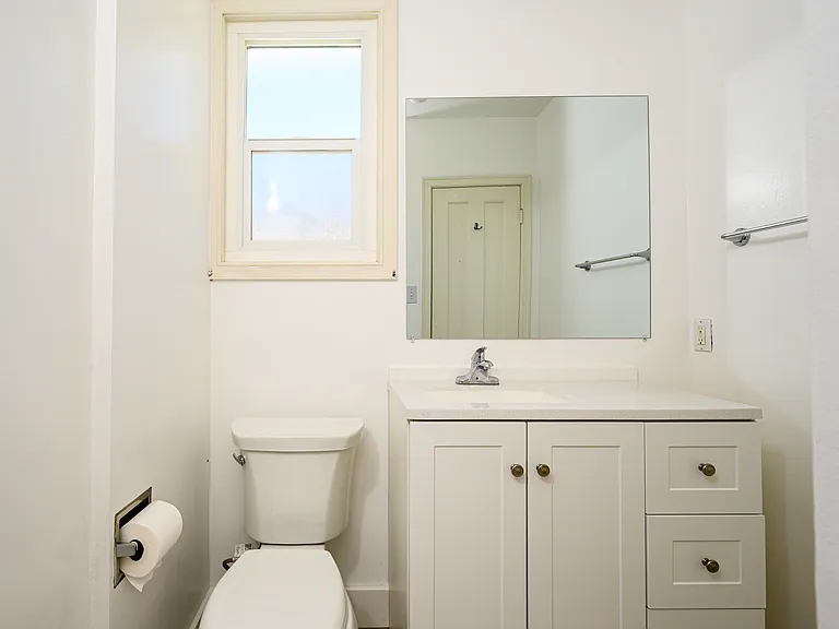 1763 Kelton Ave — Photo 15