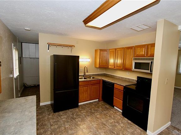 5th image of 2524 Pinegrove Dr