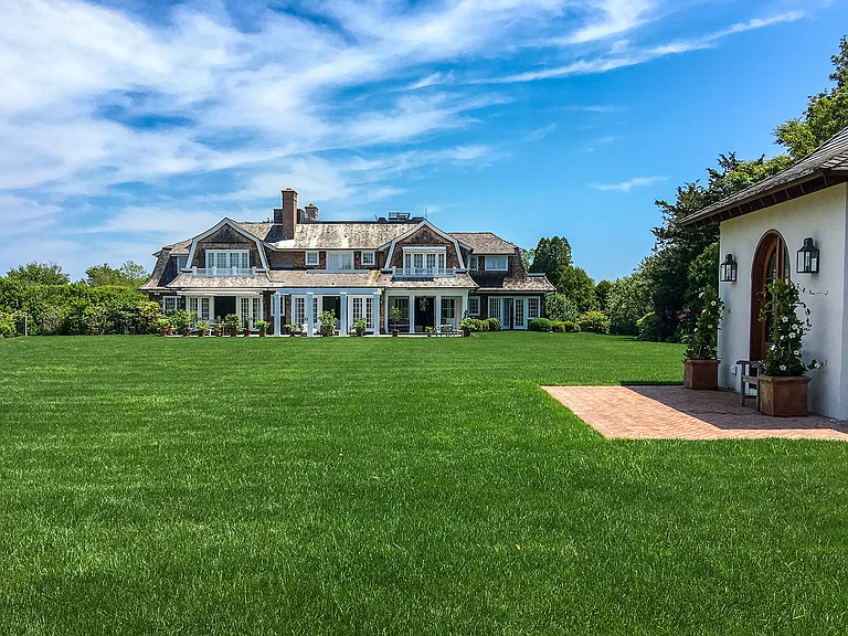 Fairfield Pond Ln — Photo 1