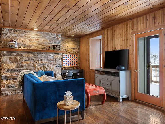 3rd image of 2446 Center Rd