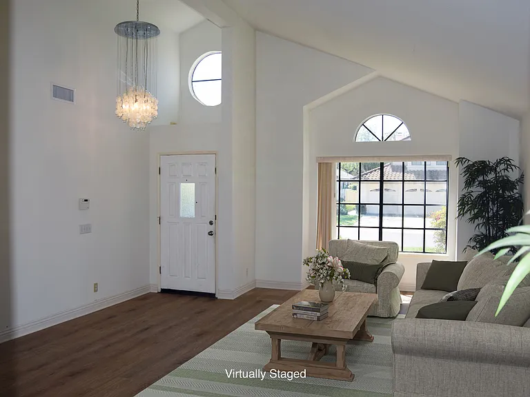 2462 Rikkard Dr — Photo 3