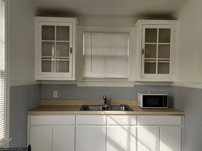 326 Clift St — Photo 8