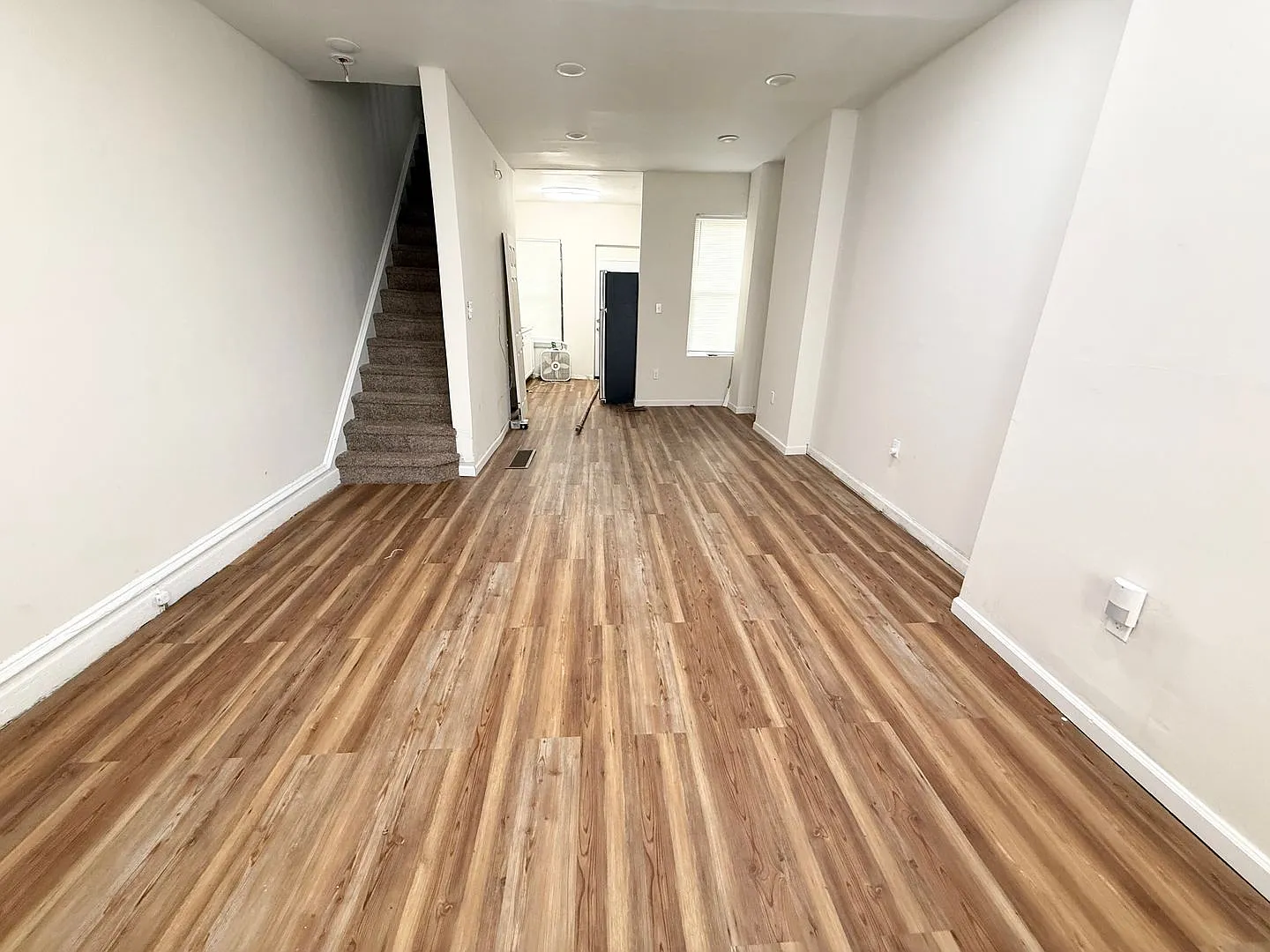 Stunning 2-Bed Townhome Near Temple University! Available NOW! — Photo 3