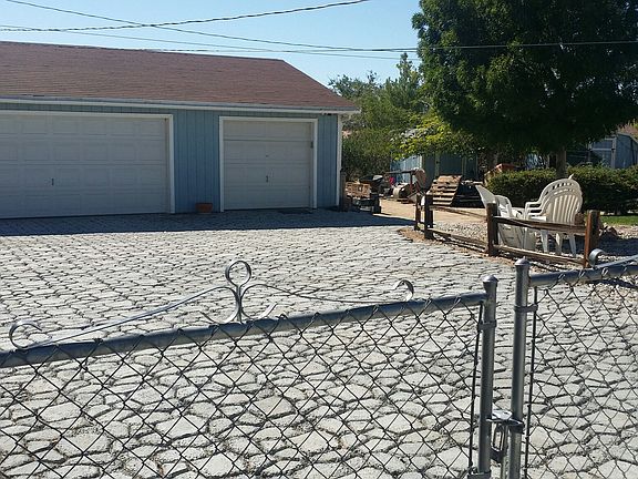 DETACHED 3 CAR GARAGE