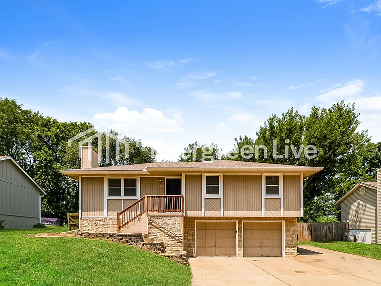 1808 NE McKee Ln — Photo 1