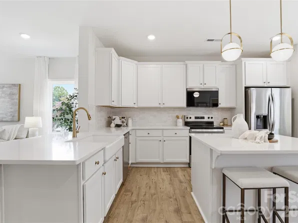 3306 Campbell Dr, Charlotte, NC 28205