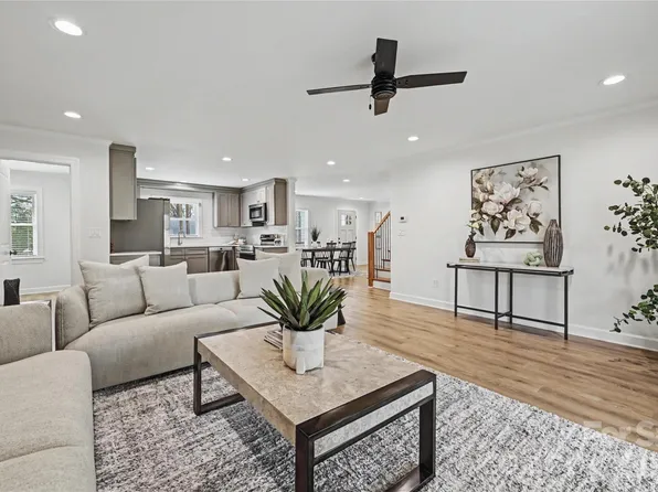 815 Hartness Ave, Charlotte, NC 28211