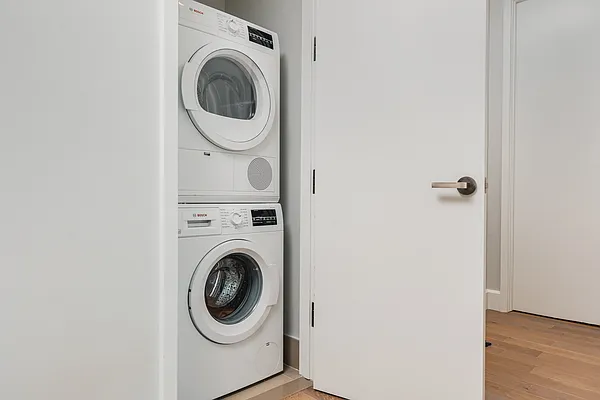 Laundry, photo 1