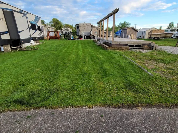 831 S Main St #236, Au Gres, MI 48703