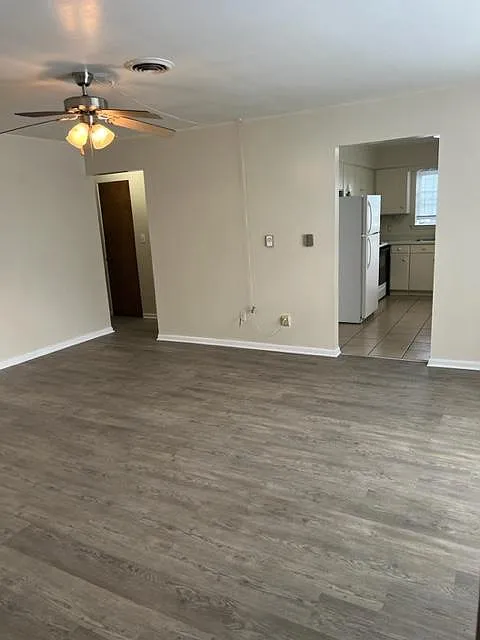 2 bed, $1,100 — Photo 2