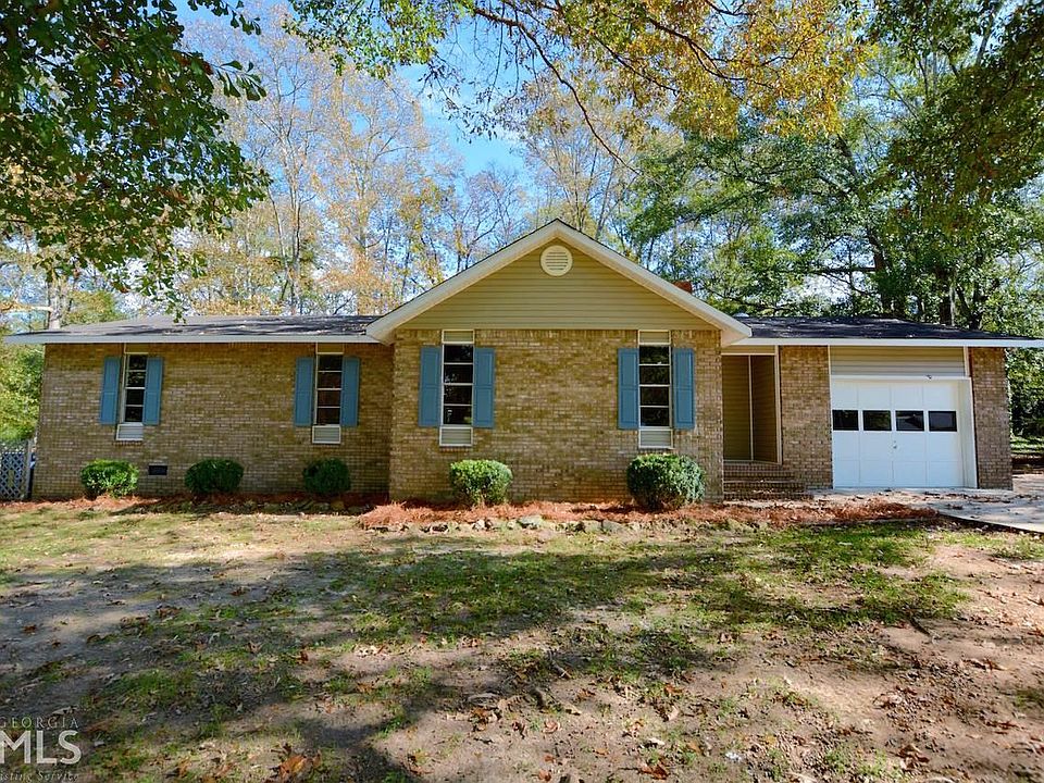 1st image of 24 Oakwood Dr