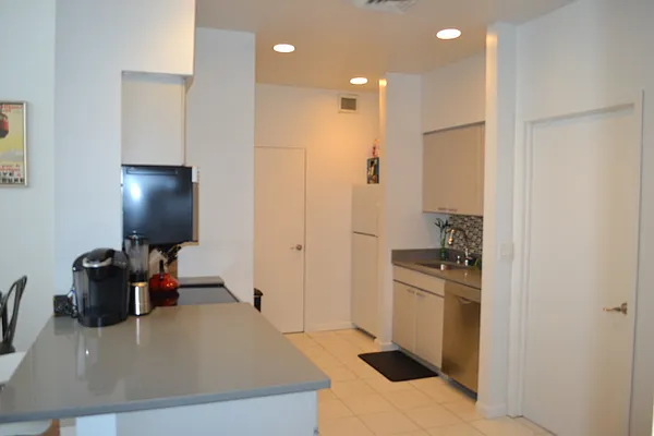 Rented by Tabak Real Estate | media 16