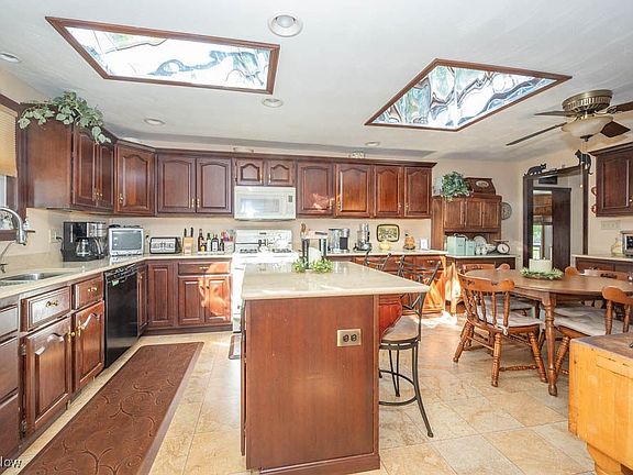 2nd image of 237 Evergreen Dr