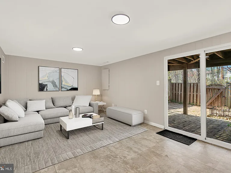 2810 Cambridge Dr — Photo 21