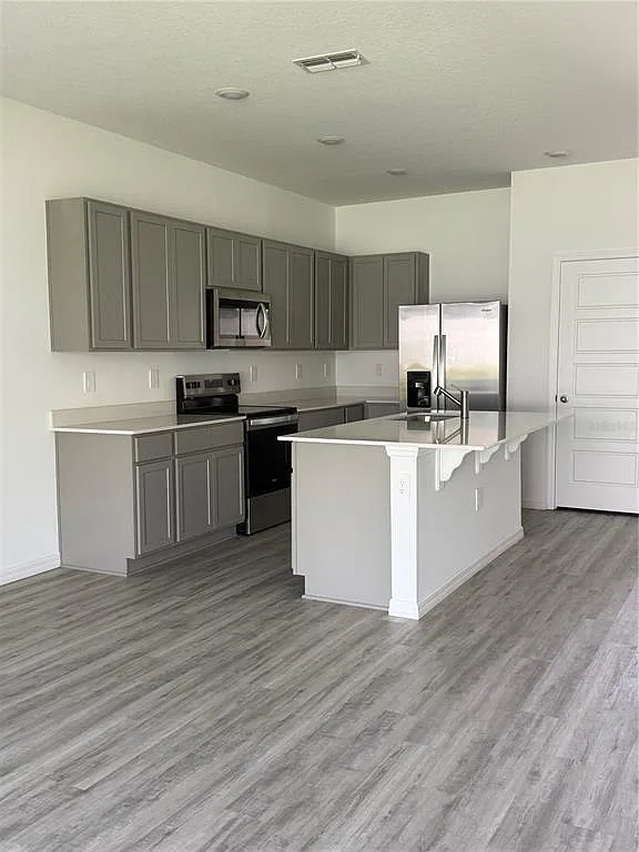 3 bed, 2.5 bath, 1673 sqft, $1,950 — Photo 4