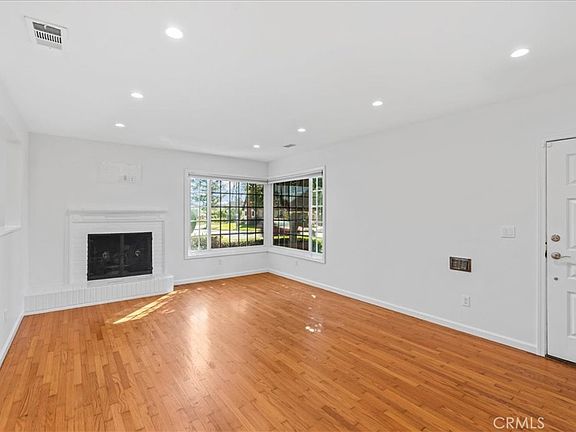 5th image of 421 E Roosevelt Rd