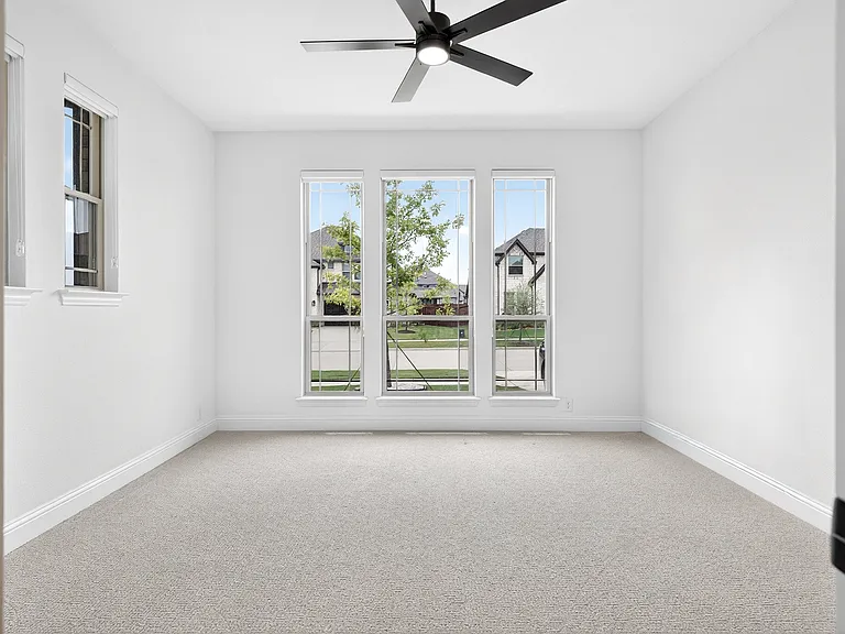 4010 Zina Ln — Photo 22