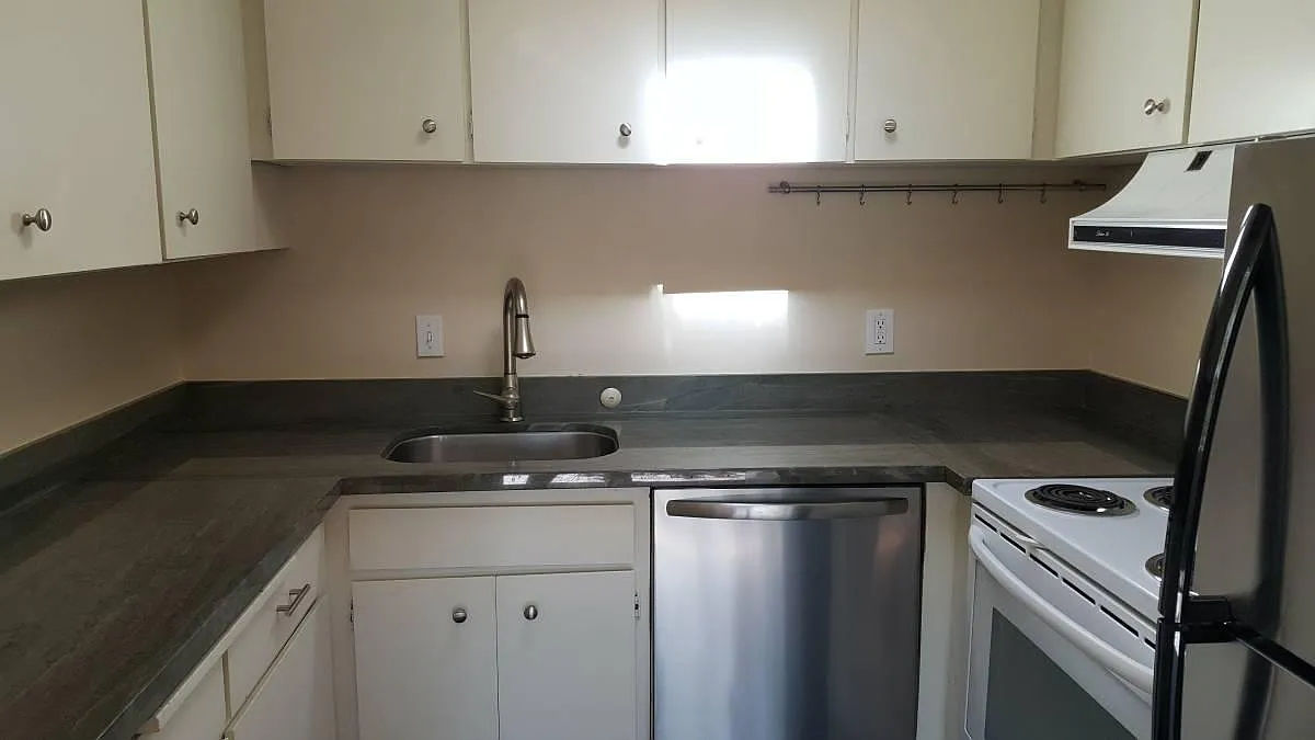 2 bed, 1000 sqft, $2,695 — Photo 4