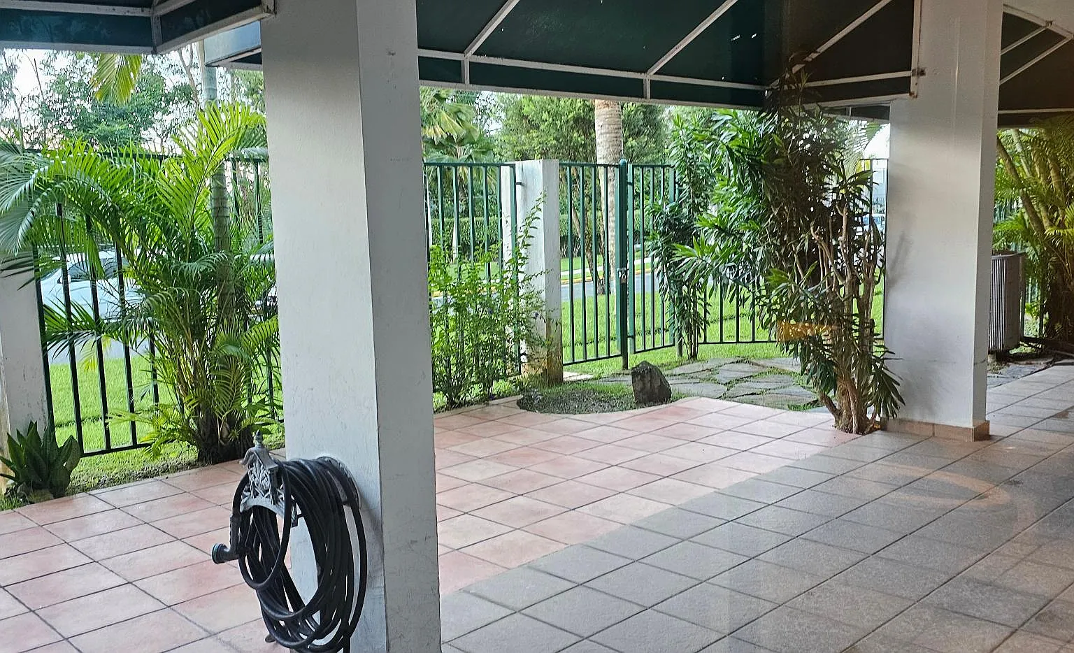 Aventura, Encantada (Condominio) — Photo 1