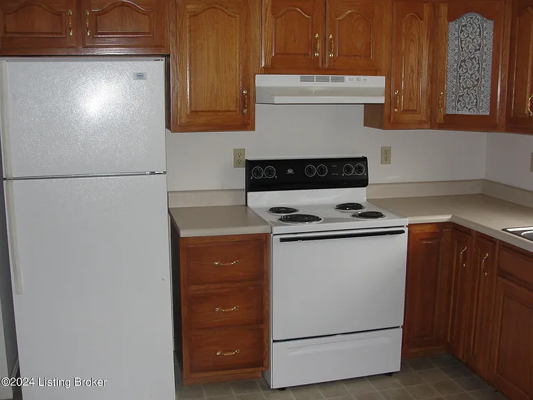 112 Laura Ln — Photo 5