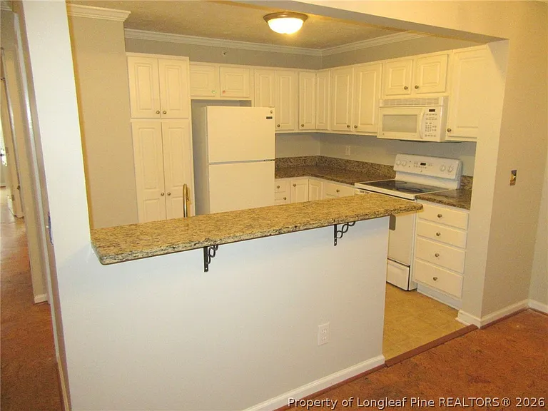 3346-11 Harbour Pointe Pl — Photo 6