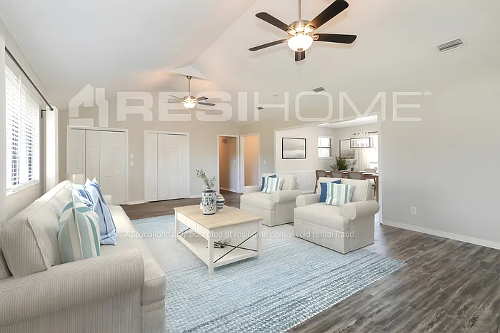 1258 Palm Dr — Photo 8