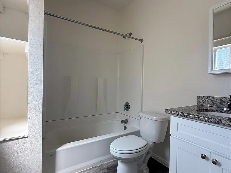 1085 Hoffman Ave #15 — Photo 9