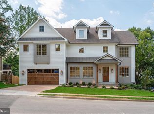 3718 N Woodrow St, Arlington, VA 22207