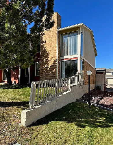 440 W Rockrimmon Blvd Photo 1