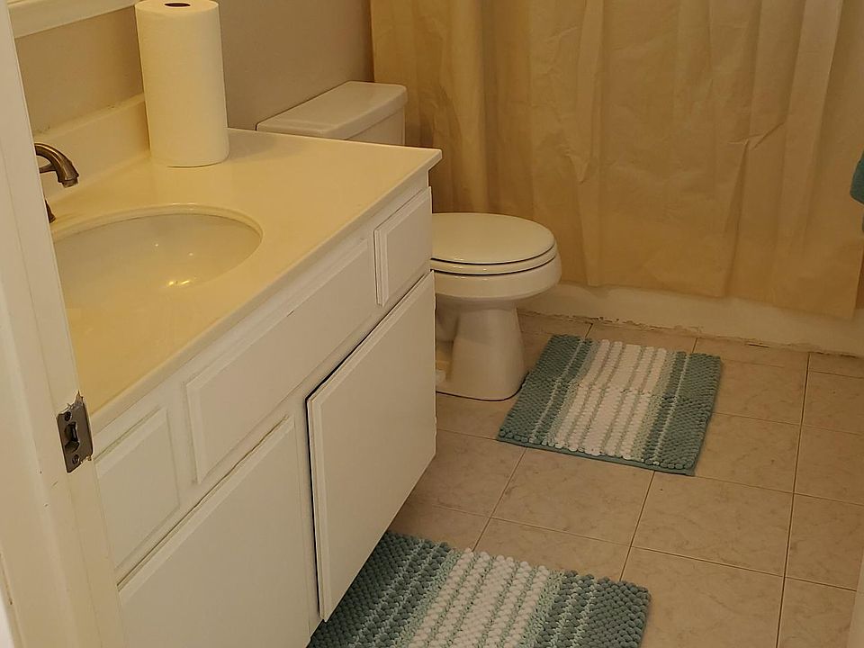 2nd image of 2637 W Newgrove St