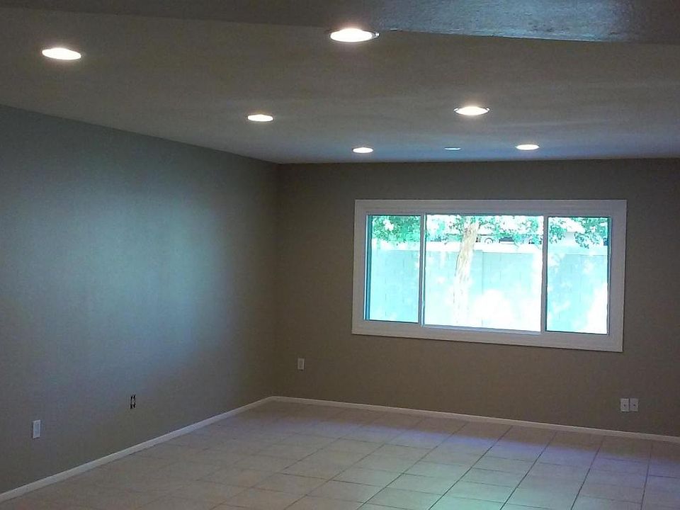 1st image of 1832 E Oxford Dr